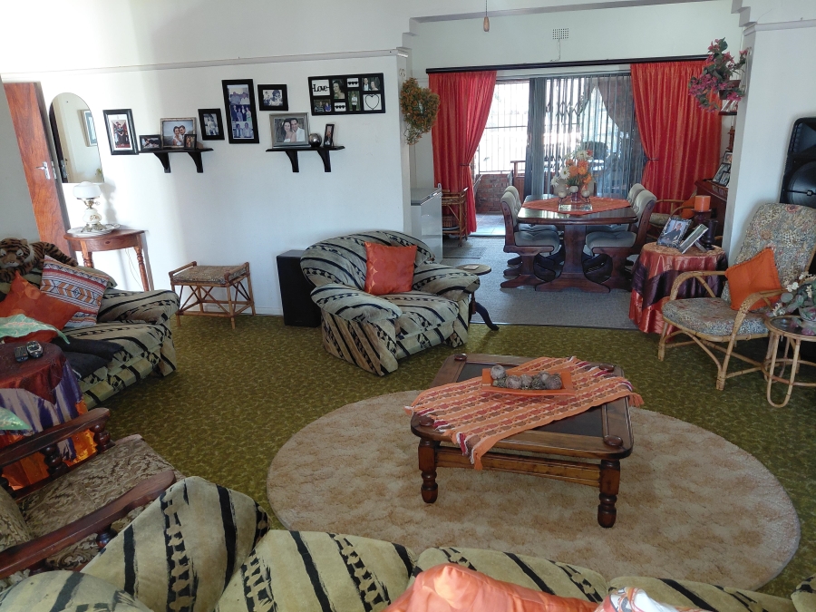 4 Bedroom Property for Sale in Van Riebeeck Hoogte Eastern Cape